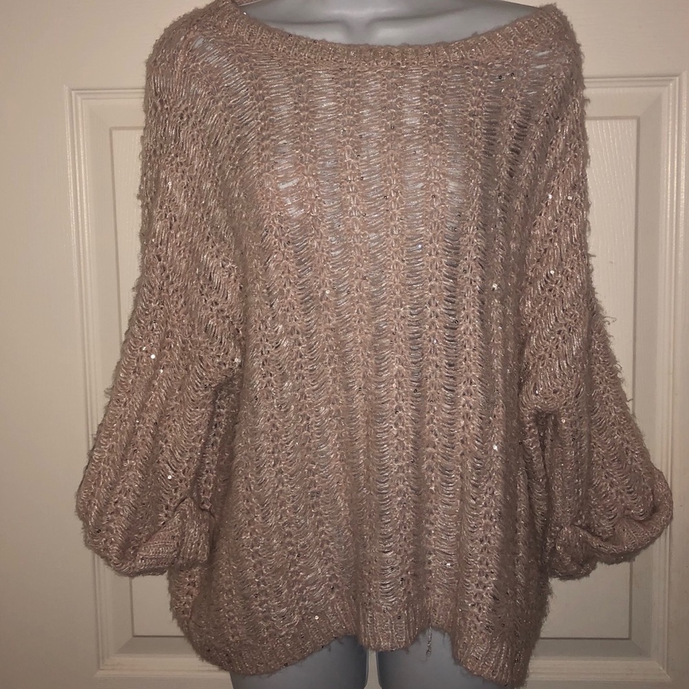Jennifer Lopez Sparkly Knut Sweater